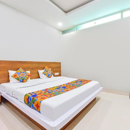 Fabhotel Raghumani Palace اوجاين المظهر الخارجي الصورة