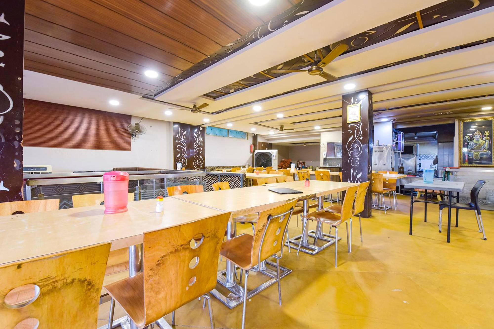 Fabhotel Raghumani Palace اوجاين المظهر الخارجي الصورة