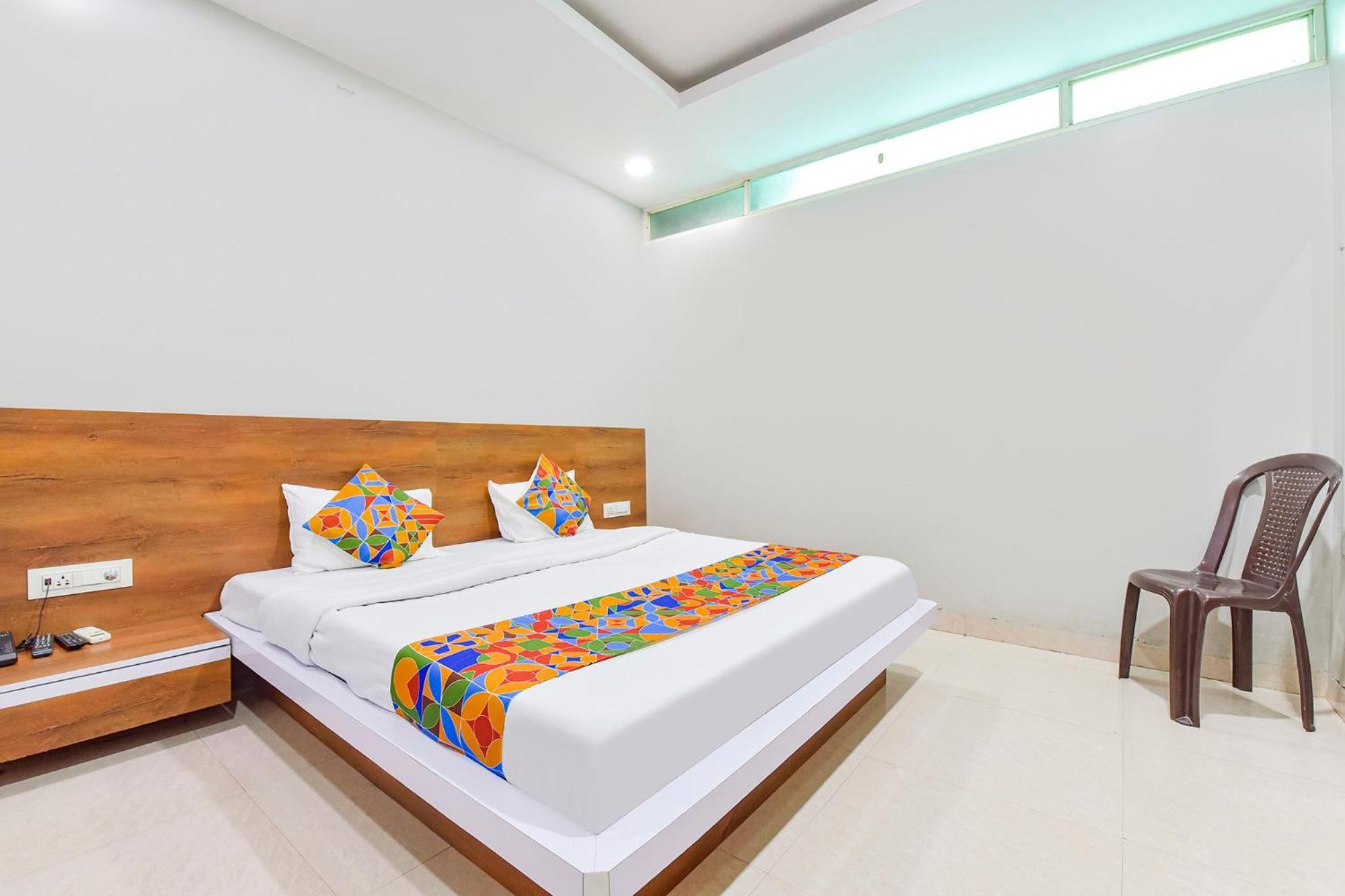 Fabhotel Raghumani Palace اوجاين المظهر الخارجي الصورة