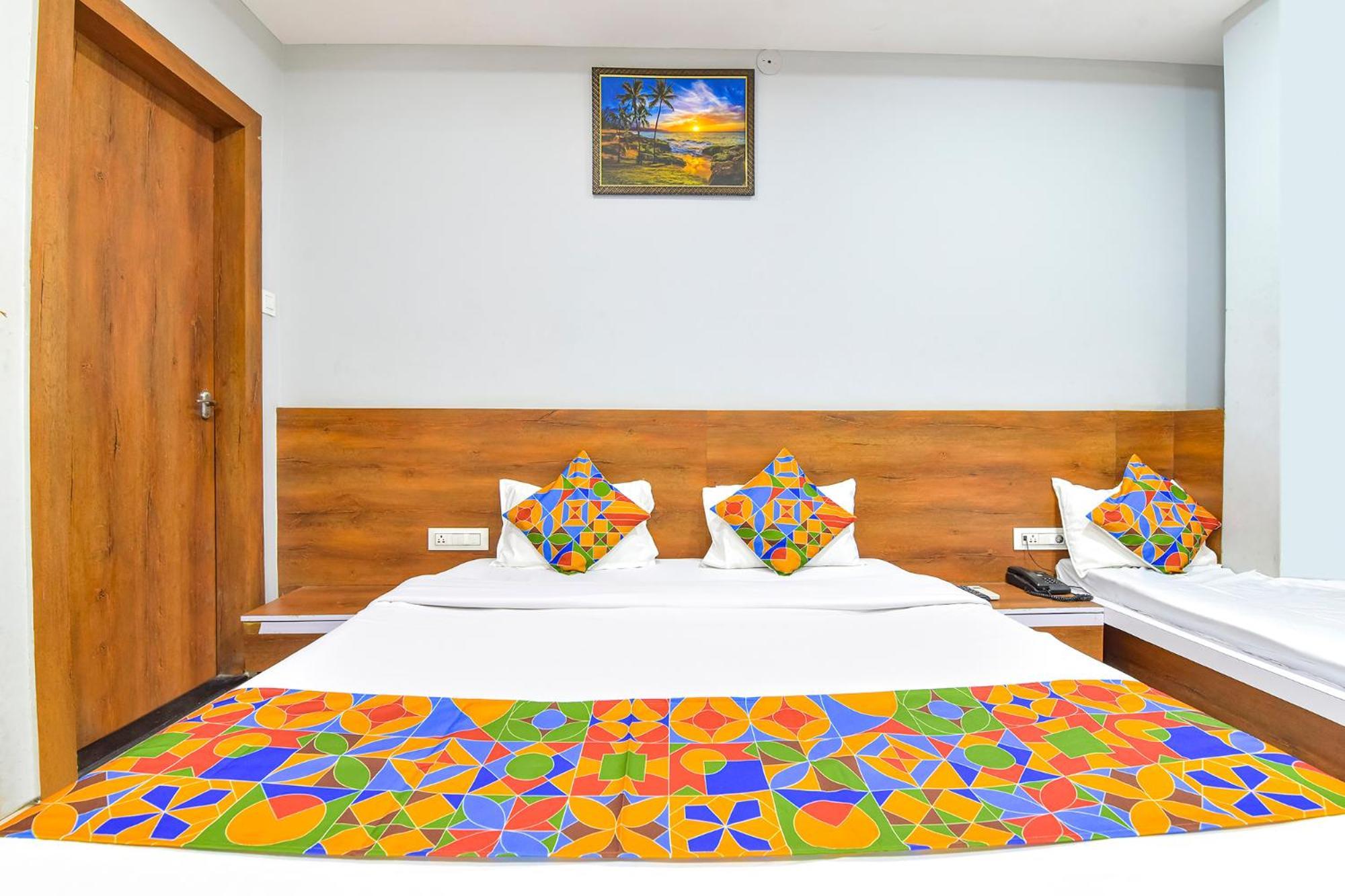 Fabhotel Raghumani Palace اوجاين المظهر الخارجي الصورة