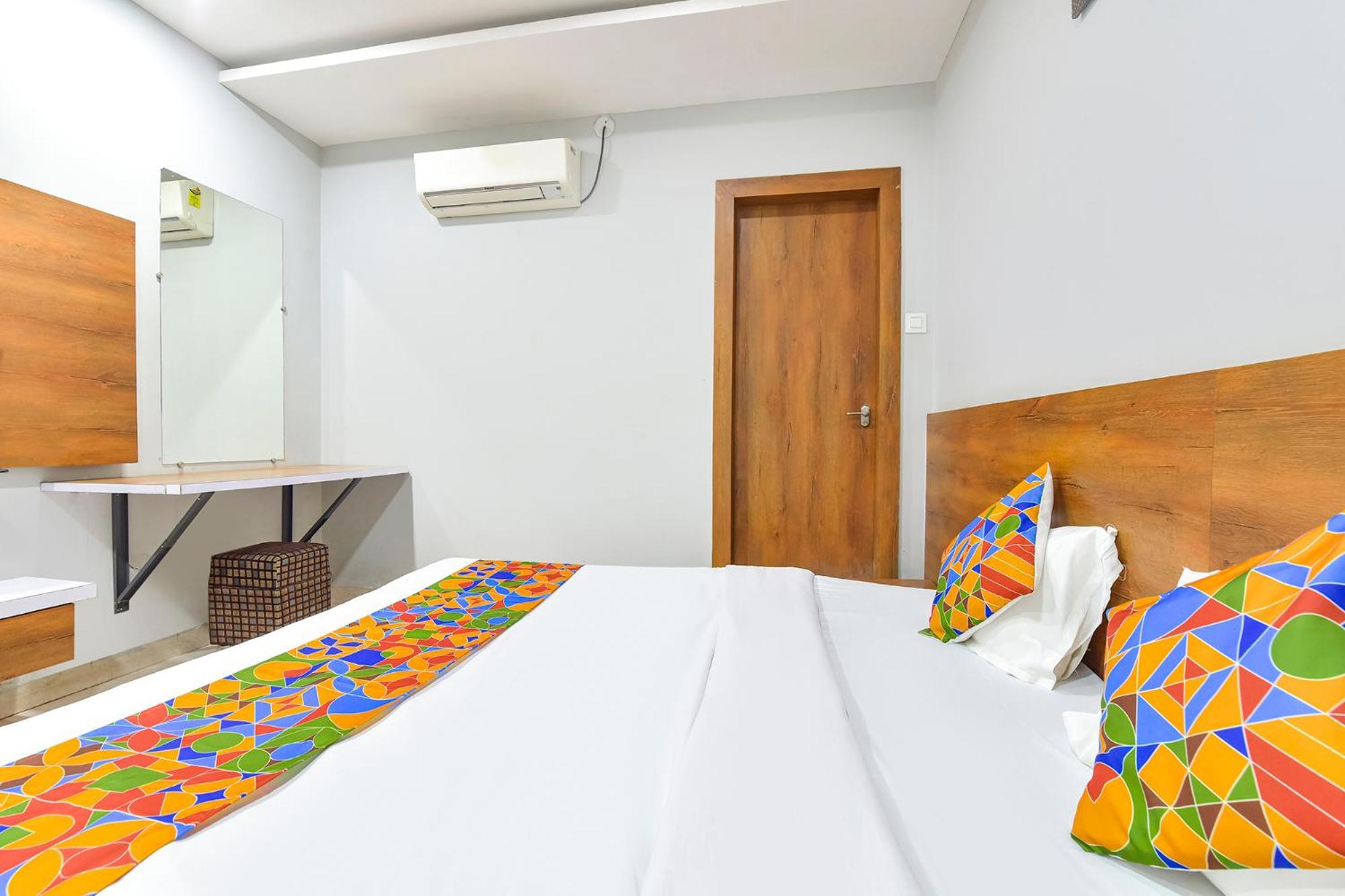 Fabhotel Raghumani Palace اوجاين المظهر الخارجي الصورة