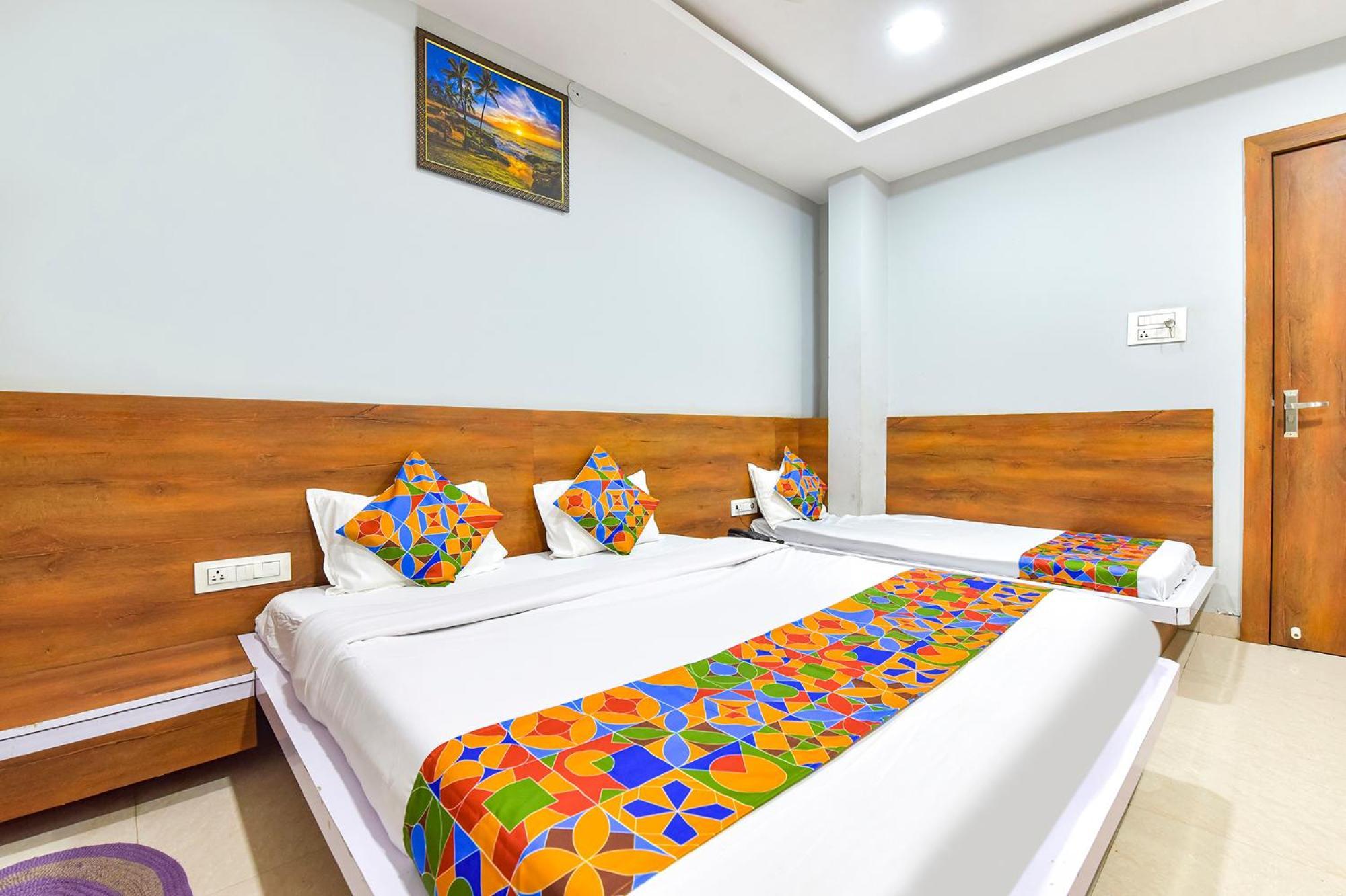 Fabhotel Raghumani Palace اوجاين المظهر الخارجي الصورة