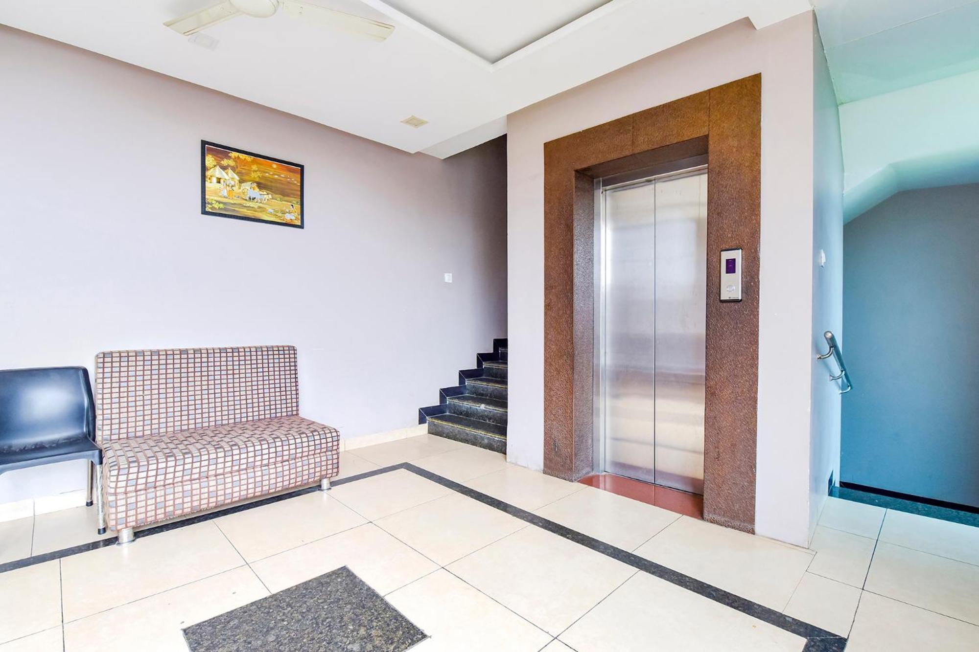 Fabhotel Raghumani Palace اوجاين المظهر الخارجي الصورة